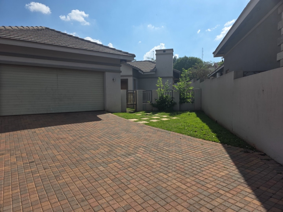 To Let 3 Bedroom Property for Rent in Wilkoppies North West